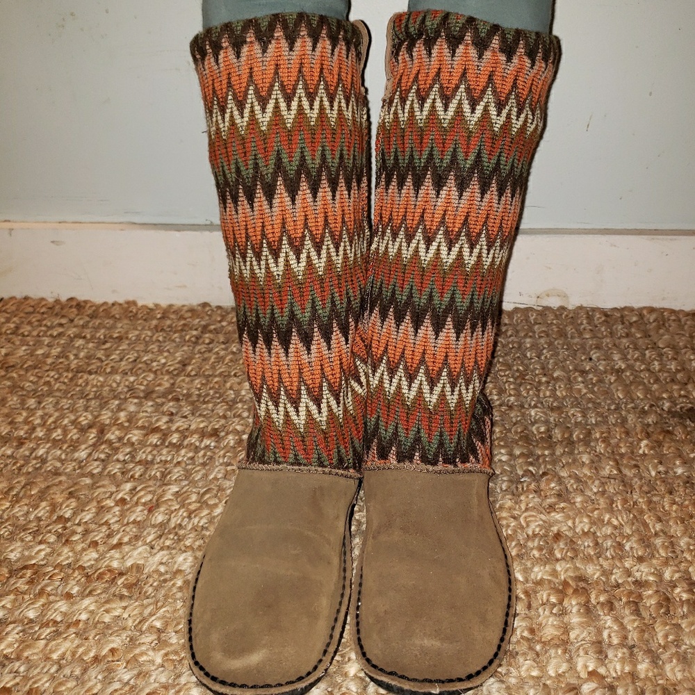 Keen Woman's Boots size 8